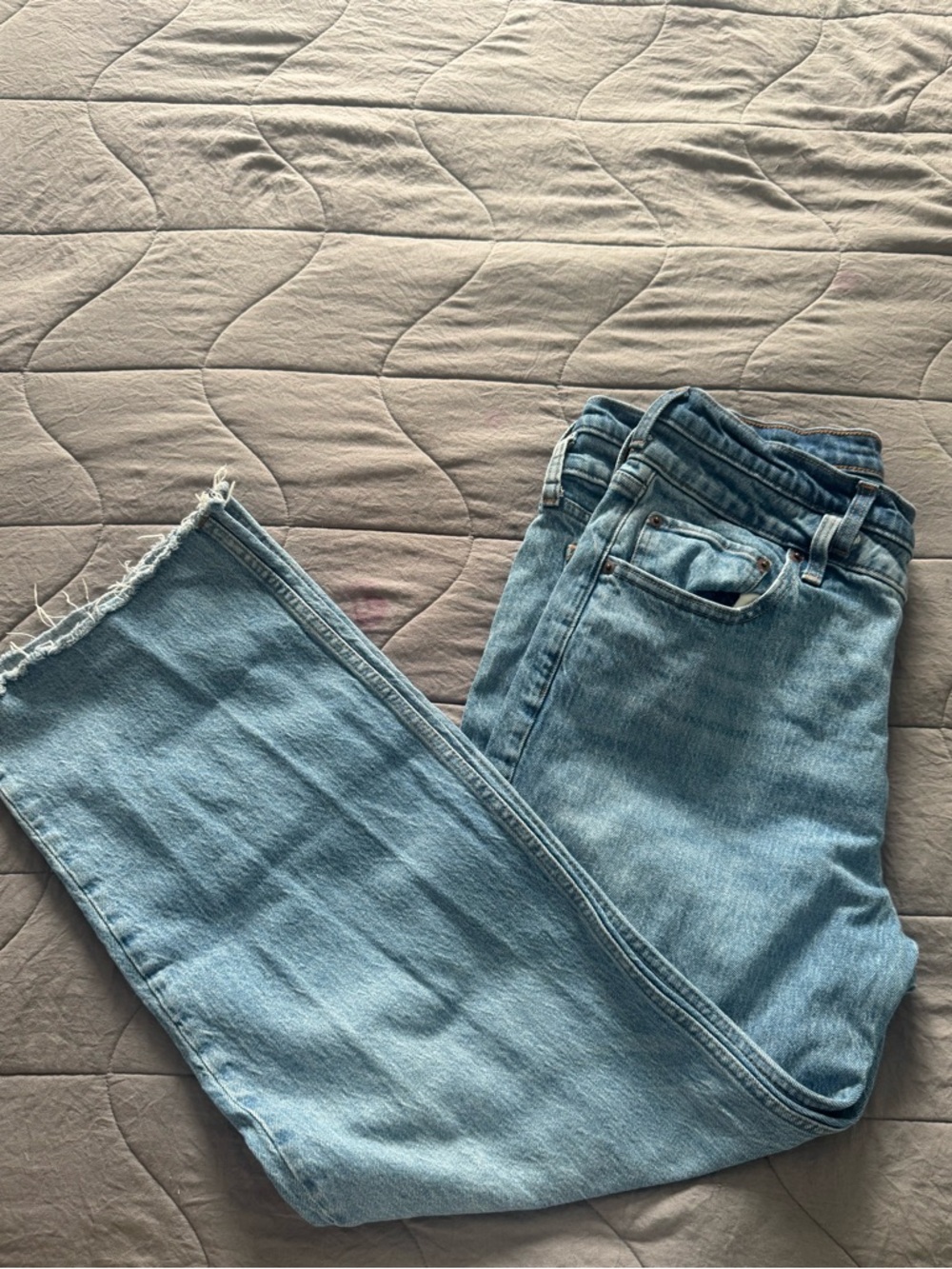 Abercrombie & Fitch 90’s relaxed jean high rise 32s